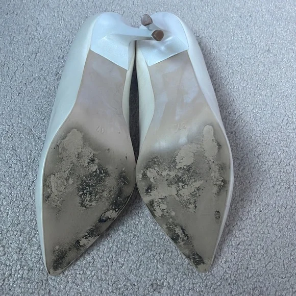 🛍️SALE🛍️ Pearl Color Pointed Toe Heels - Picture 7 of 7